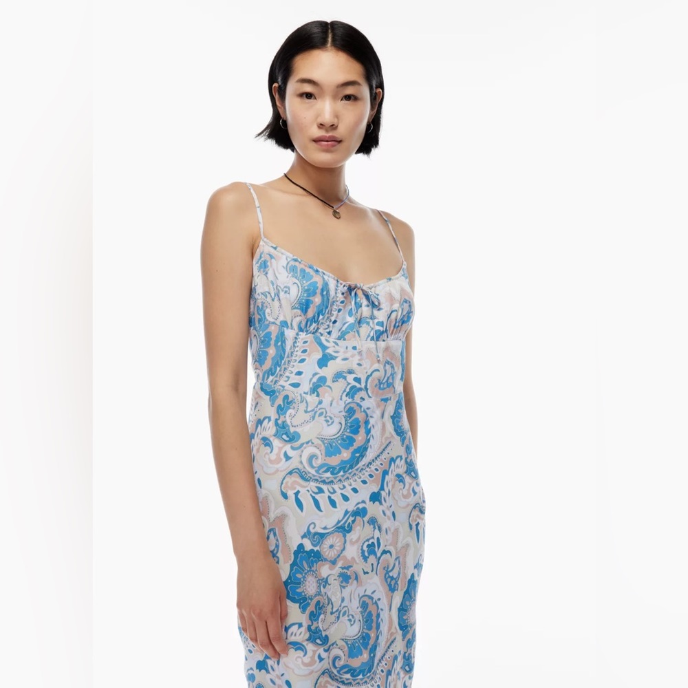 Wilfred
Bellow Midi Dress - Picture 4 of 9